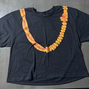 Black Crop Top Lei T-Shirt